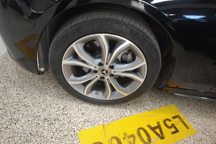 Used Mercedes-Benz E-Class 2021 Restyled E 300 L Sporty and Stylish Edition
