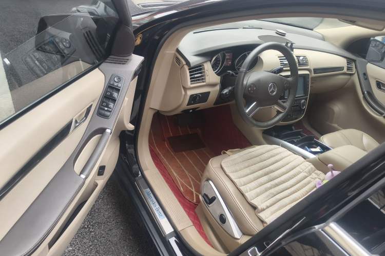 Used Mercedes-Benz R-Class 2017 R 320 4MATIC Business Edition Prestige Model