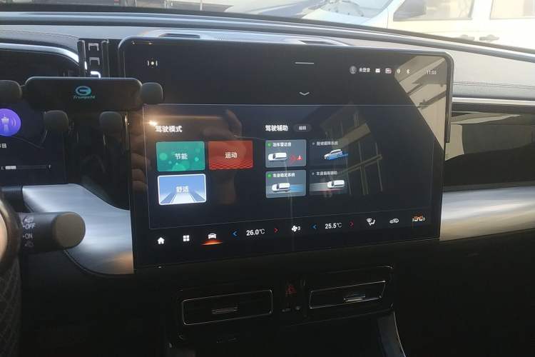 Used GAC Trumpchi GS8 2022 Linghang Series 2.0 TGDI Two-Wheel-Drive Luxury Smart Connectivity Version (7 Seats)