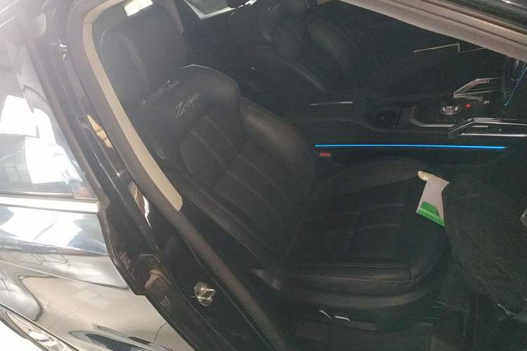 Used Zotye T700 2017 1.8T Dual-Clutch Prestige Model
