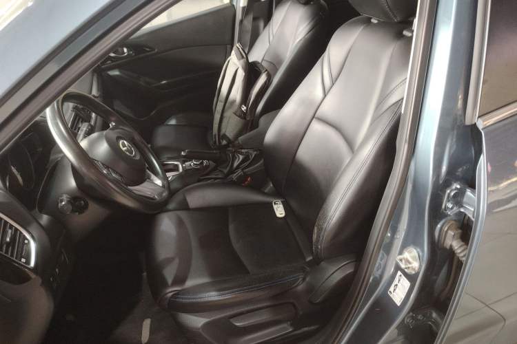 Used Mazda Mazda 3 Axela 2016 Hatchback 1.5L Automatic Comfort Model