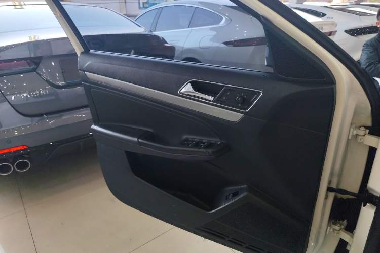 Used Volkswagen Lavida 2017 1.6L Automatic Comfort Edition