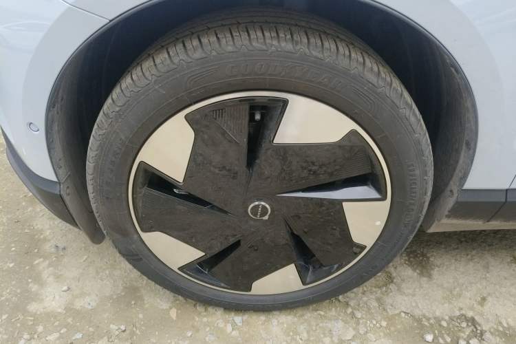 Used Volvo EX30 2025 Rear-Drive Long-Range Version Ultra
