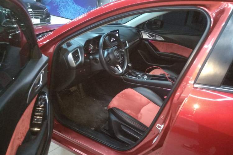 Used Mazda Mazda 3 Axela 2017 Sedan 1.5L Automatic Luxury Model Emission Standard China V
