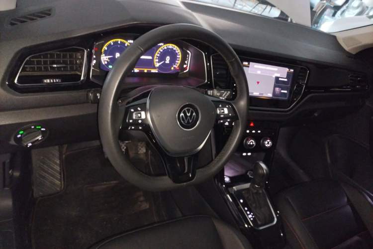 Used Volkswagen T-ROC 2021 280TSI DSG Two-Wheel Drive Comfort Connect 30th Anniversary Edition
