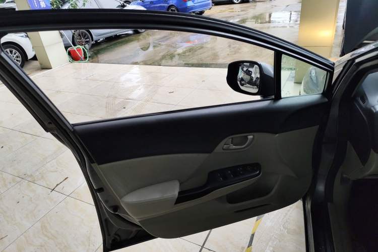 Used Honda Civic 2014 1.8L Automatic Classic Edition
