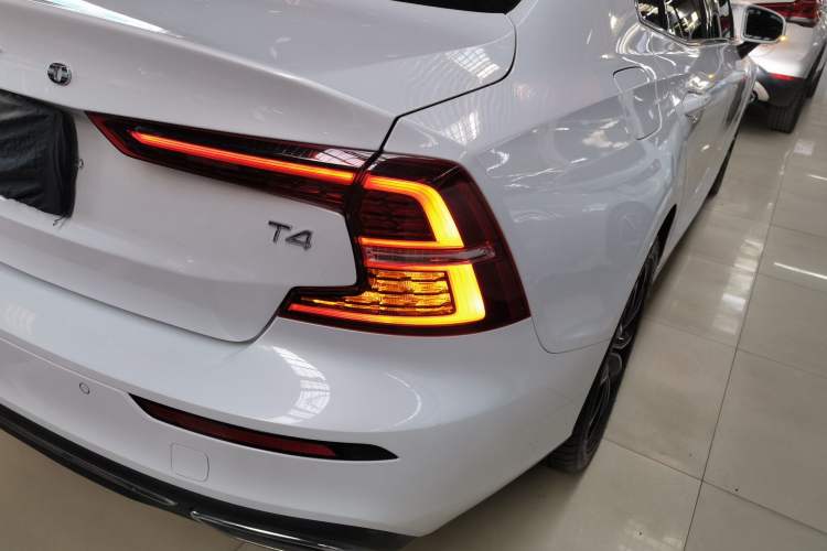 Used Volvo S60 2021 T4 Zhiyi Luxury Edition
