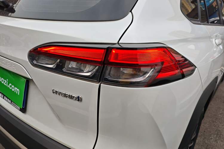 Used Toyota FRONTLANDER 2023 2.0L Smart Electric Hybrid Dual-Engine Deluxe Version
