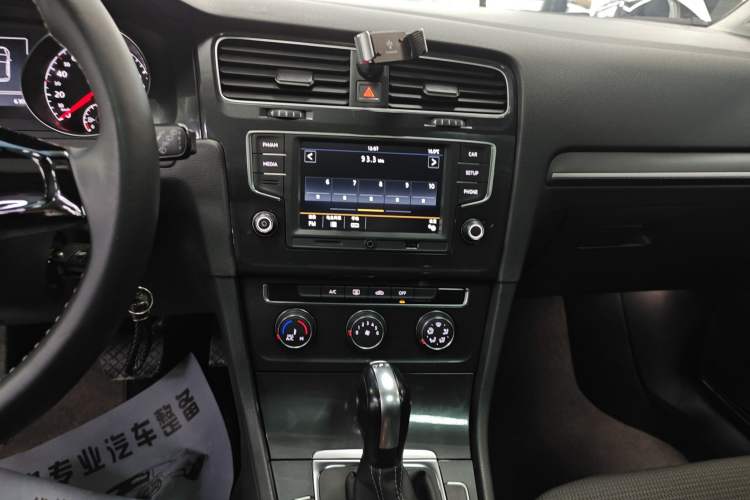 Used Volkswagen Golf 2017 230TSI Automatic Comfort Edition – Celebrating Milestone of One Million Units
