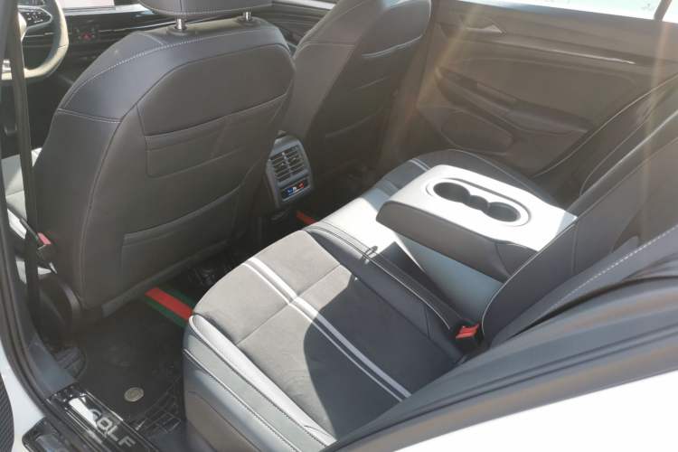 Used Volkswagen Golf 2023 Facelift 280TSI DSG R-Line Lite