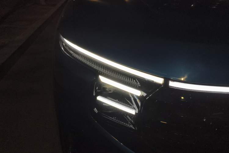 Used Ford Edge 2023 Ford Explorer L 2.0T EcoBoost E-Hybrid Four-Wheel Drive 7-Seater ST-Line
