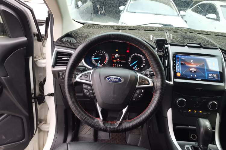 Used Ford Edge 2018 EcoBoost 245 Two-Wheel-Drive Platinum Edition 5 Seats

