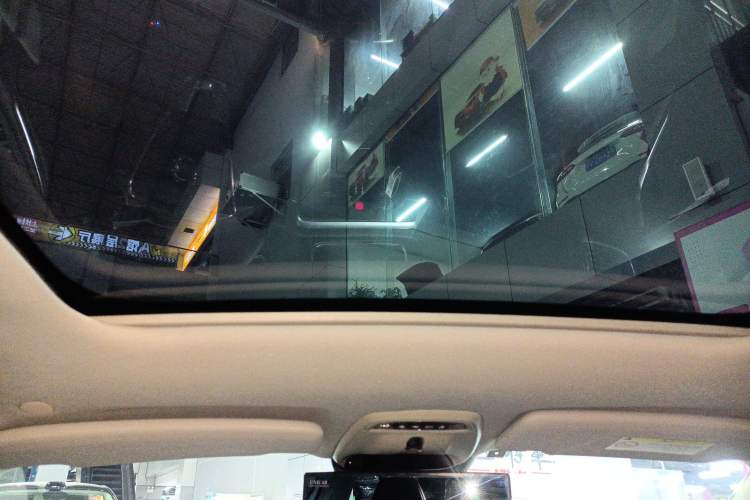 Used Volvo V40 2016 T3 Zhiyi Edition
