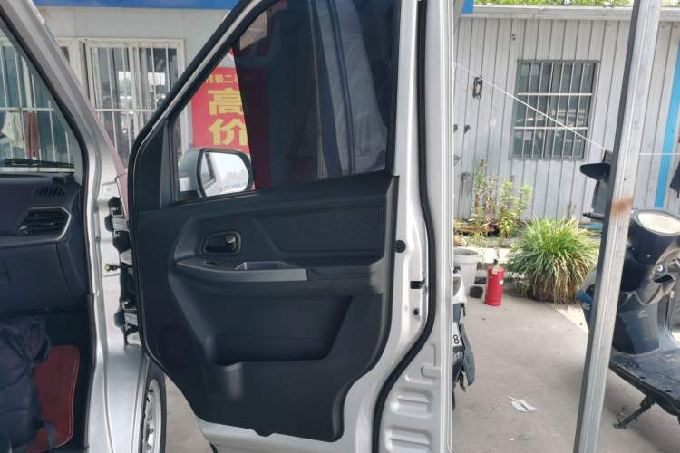 Used Chana Ruixing M60 2023 1.5L GDI Comfort-Class Passenger Vehicle 6/7 Seats
