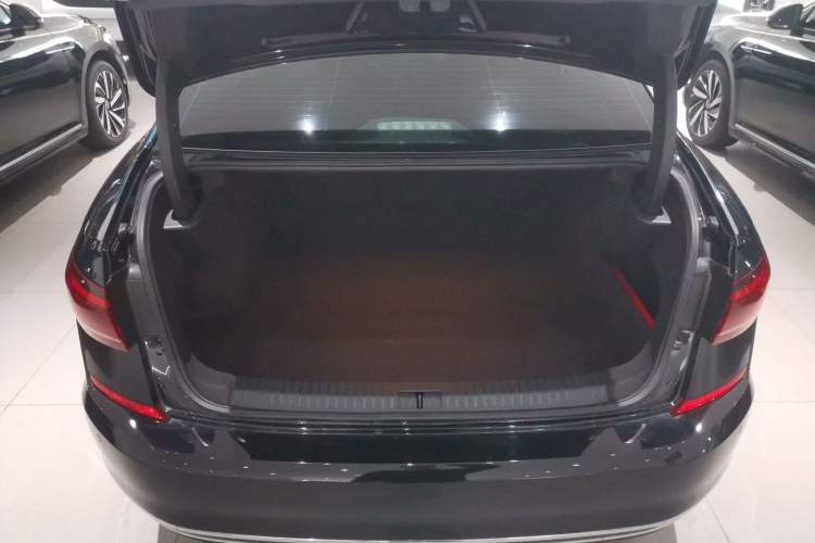 Used Volkswagen Passat 2024 380TSI Dragon Glory Edition
