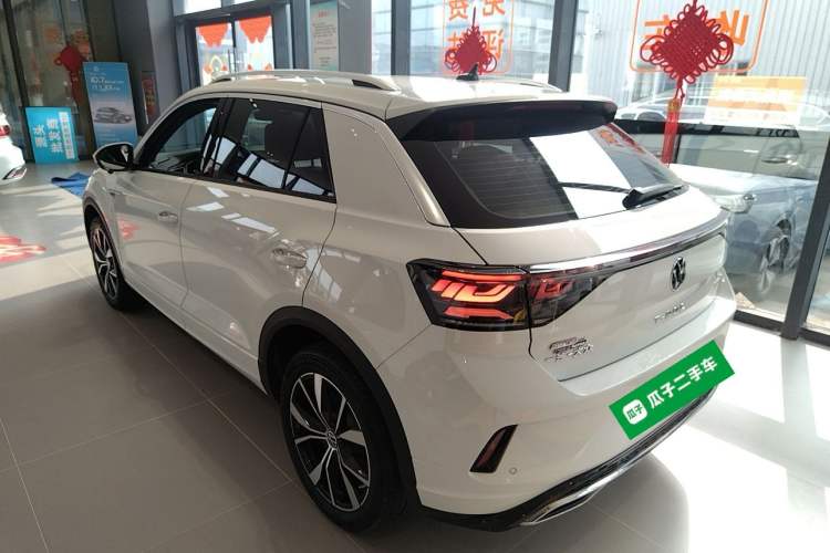 Used Volkswagen T-ROC 2023 300TSI DSG Two-Wheel-Drive Chen Guang Edition
