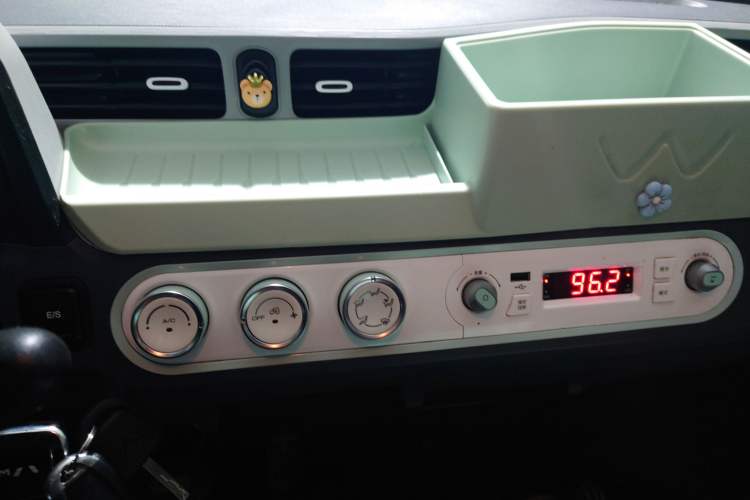 Used Wuling Hongguang MINIEV 2022 Macaron Premium Model – Lithium Iron Phosphate