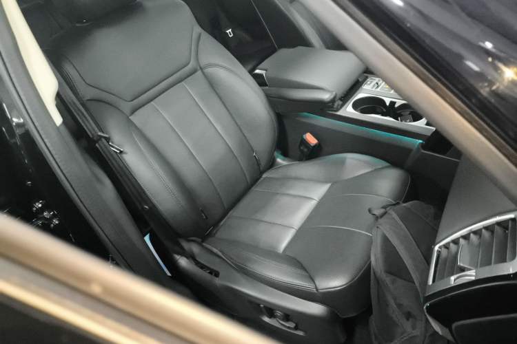 Used Land Rover Discovery 2019 3.0 SC V6 SE