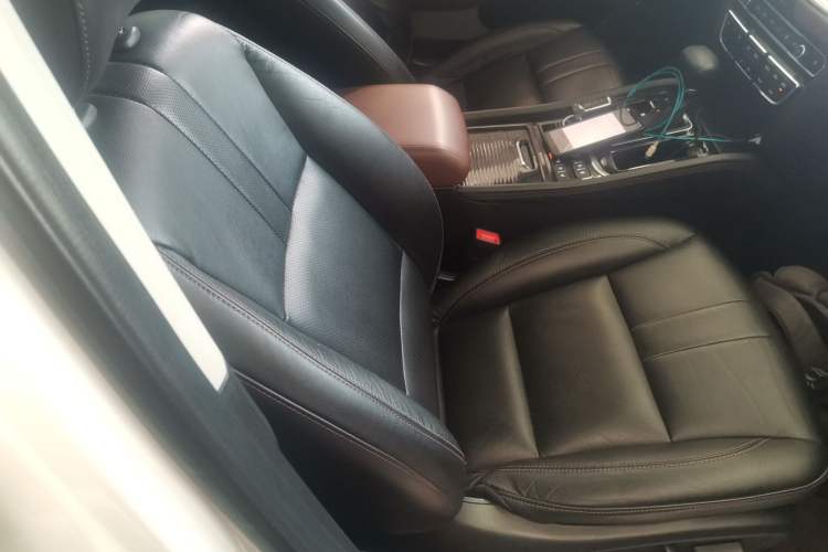 Used GAC Trumpchi GS8 2017 320T Two-Wheel Drive Luxury Smart Connectivity Version (7 Seats)
