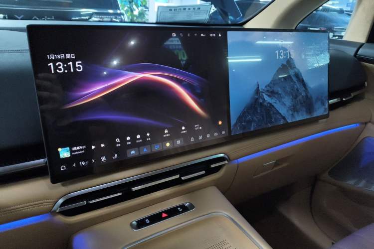 Used VOYAH Dream 2025 PHEV Four-Wheel-Drive Flagship Kunpeng Edition
