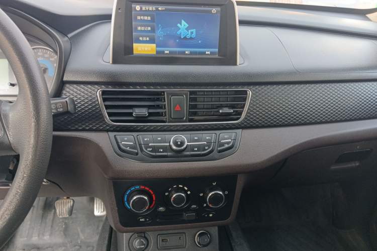 Used Dongfeng Fengon 330 2018 1.5L 330S Comfort Edition DK15