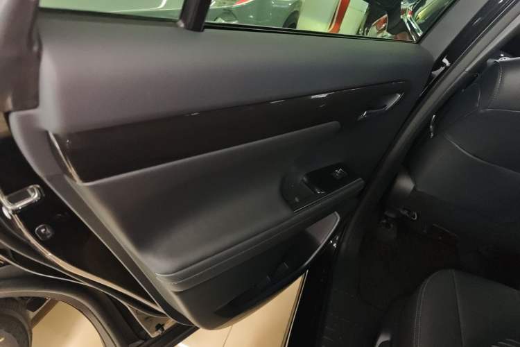 Used Toyota Crown Land Cruiser 2022 2.0T Four-Wheel Drive Prestige Edition
