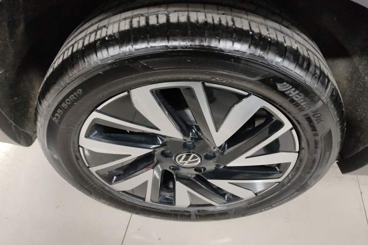 Used Volkswagen Tayron 2024 300TSI Two-Wheel-Drive Luxury Plus Advanced Version