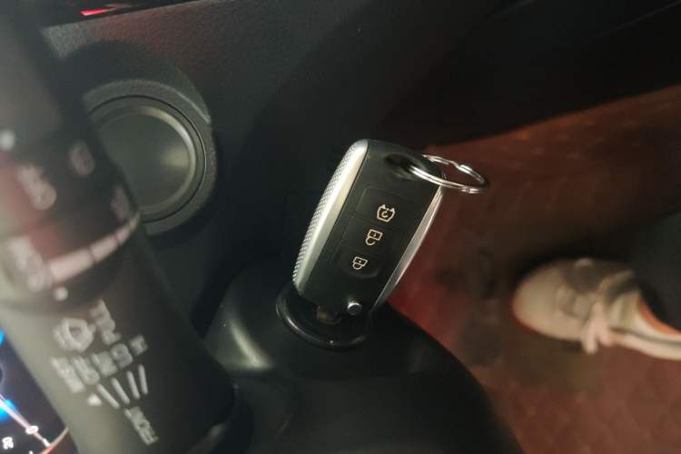 Used Dongfeng Fengon 580 2017 1.8L Manual Comfort Model
