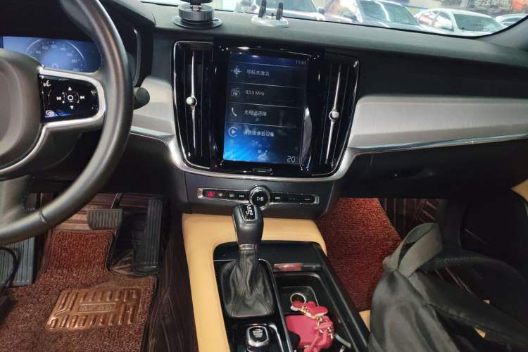 Used Volvo S90 2018 T4 Zhiyi Edition
