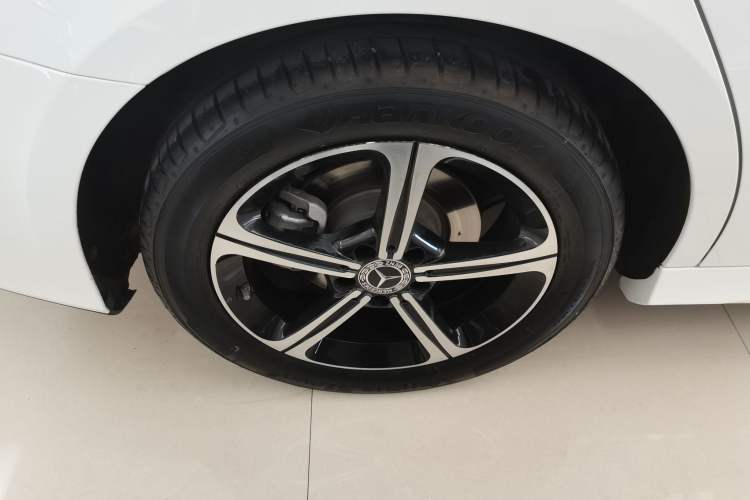 Used Mercedes-Benz A-Class 2022 Revised Version A 200 L Sport Sedan Fashionable Style