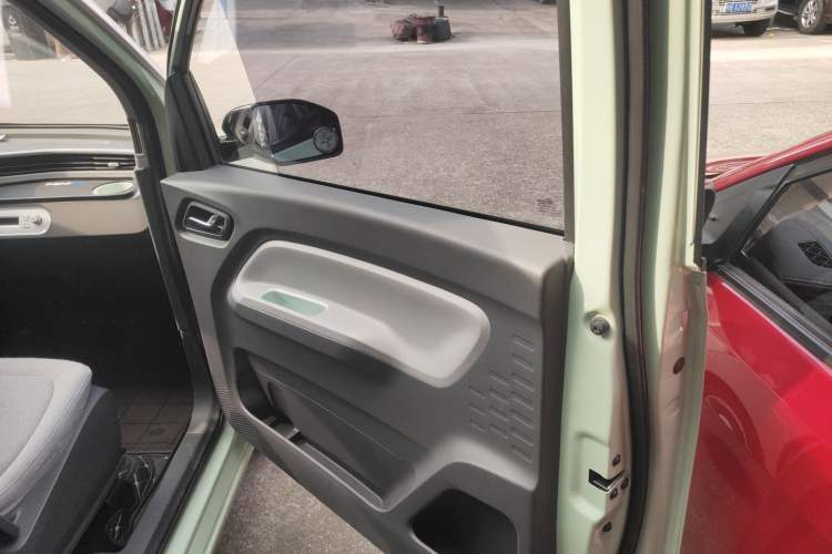 Used Wuling Hongguang MINIEV 2021 Macaron Premium Model – Lithium Iron Phosphate