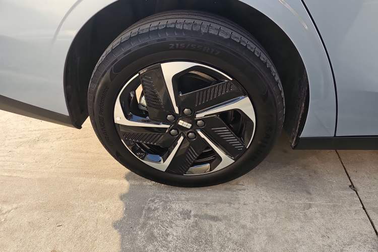 Used  L6 2025 EM-i 140km Starship Edition