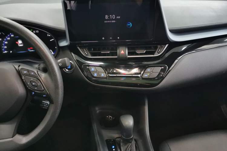 Used Toyota IZOA 2023 2.0L Enjoy Edition
