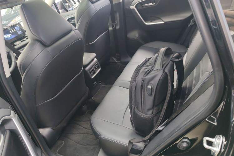 Used Toyota Wildlander 2023 2.0L CVT Two-Wheel Drive Luxury PLUS Edition
