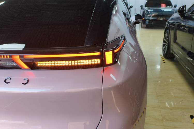 Used Lynk & Co Z20 2025 530 km Range Rear-Wheel Drive Max