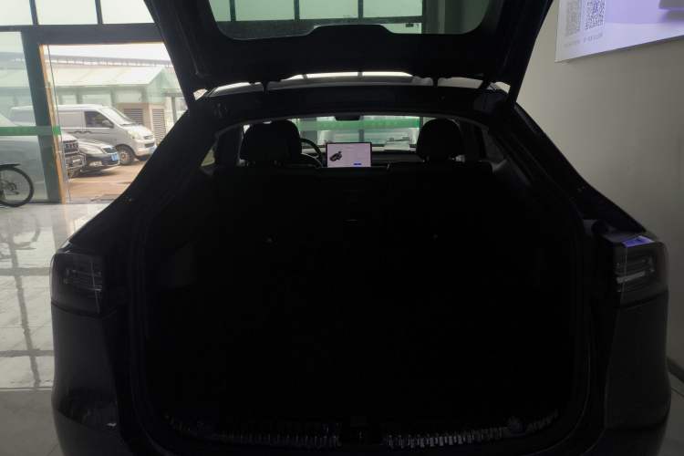 Used Tesla Model Y 2021 Long-Range All-Wheel-Drive Version