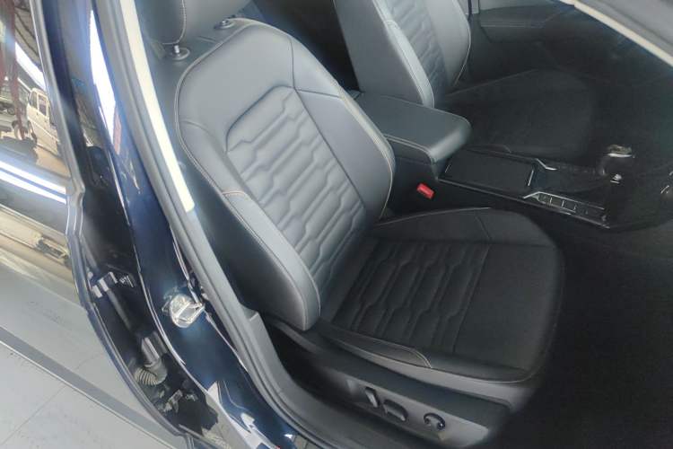 Used Volkswagen Passat 2019 330TSI Elite Edition China VI
