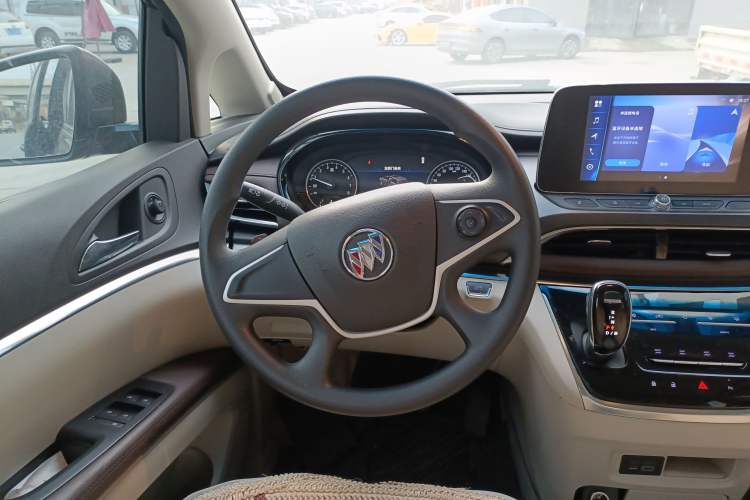 Used Buick GL8 2023 Land Executive Class Comfort Model
