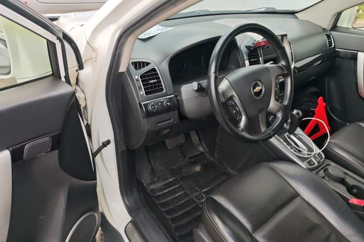 Used Chevrolet Captiva 2014 2.4L 4x4 Flagship Edition 7 Seats
