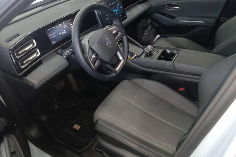 Used BYD Qin L 2025 DM-i Smart Drive 120KM Superior Model
