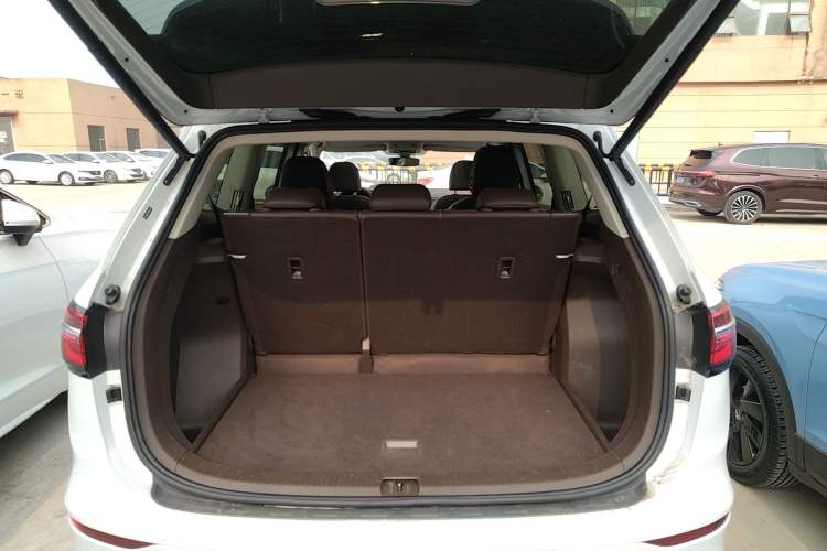 Used Volkswagen Viloran 2024 330TSI Luxury Edition