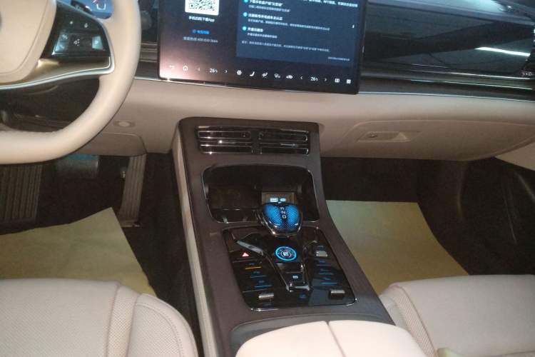 Used BYD Han 2025 DM-i Intelligent Driving Edition 125KM LiDAR Flagship Model
