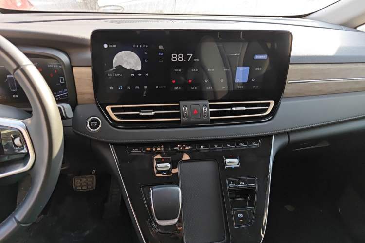 Used Hongqi HQ9 PHEV 2024 2.0T Four-Wheel Drive Business Edition
