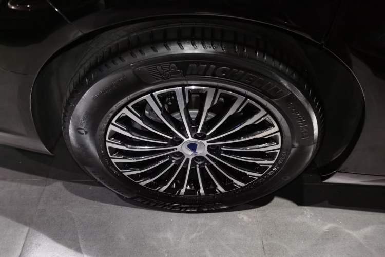 Used Denza D9 2024 EV 620 Premium Model
