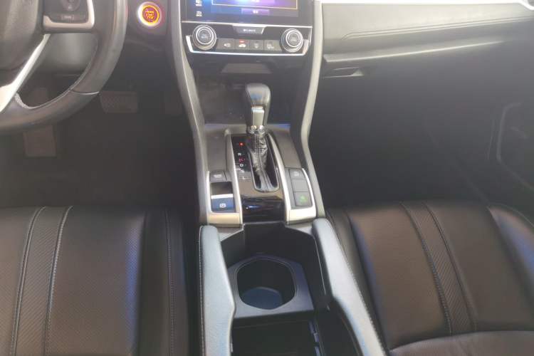 Used Honda Civic 2016 220TURBO CVT Prestige Edition
