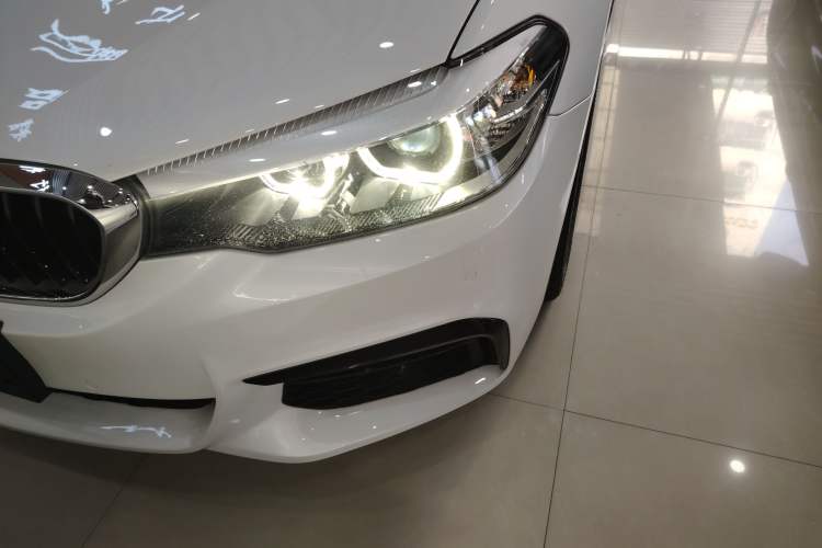 Used BMW 5 Series 2019 Facelifted 530Li Leading Edition M Sport Package
