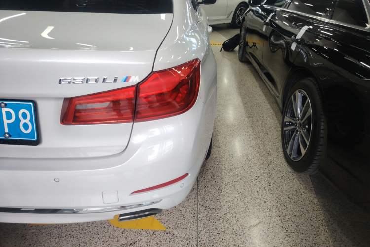 Used BMW 5 Series 2019 Facelifted 530Li Leading Edition Luxury Package
