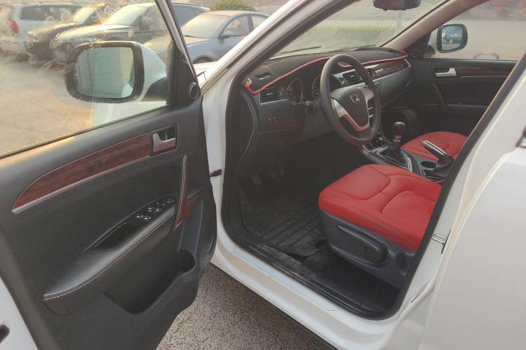 Used Zotye T600 2016 1.5T Manual Elite Model
