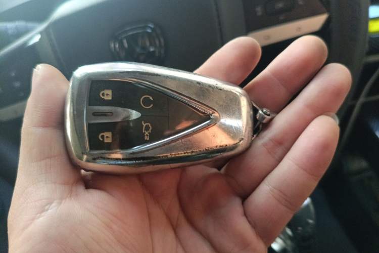 Used Changan UNI-V iDD 2023 ZhiDian iDD 1.5T 113km ZhiKu Model