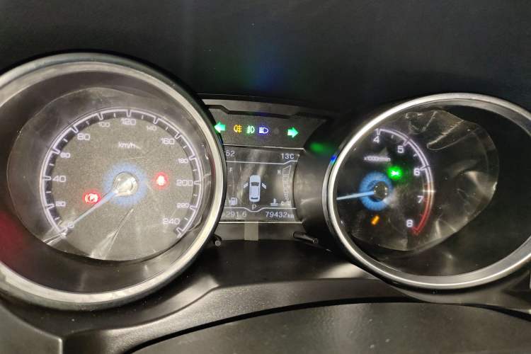 Used Zotye SR7 2016 1.5T CVT Cube Heart Edition China V Standard